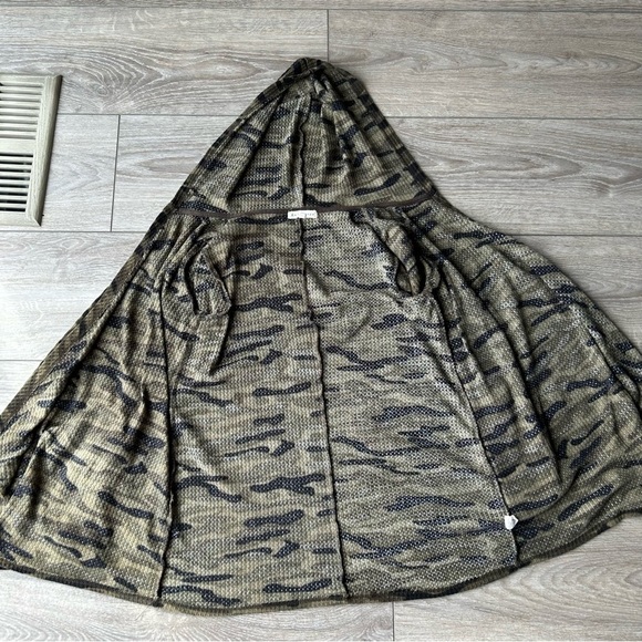 Retrology Camo Hooded Open  Front Cardigan - Picture 12 of 14